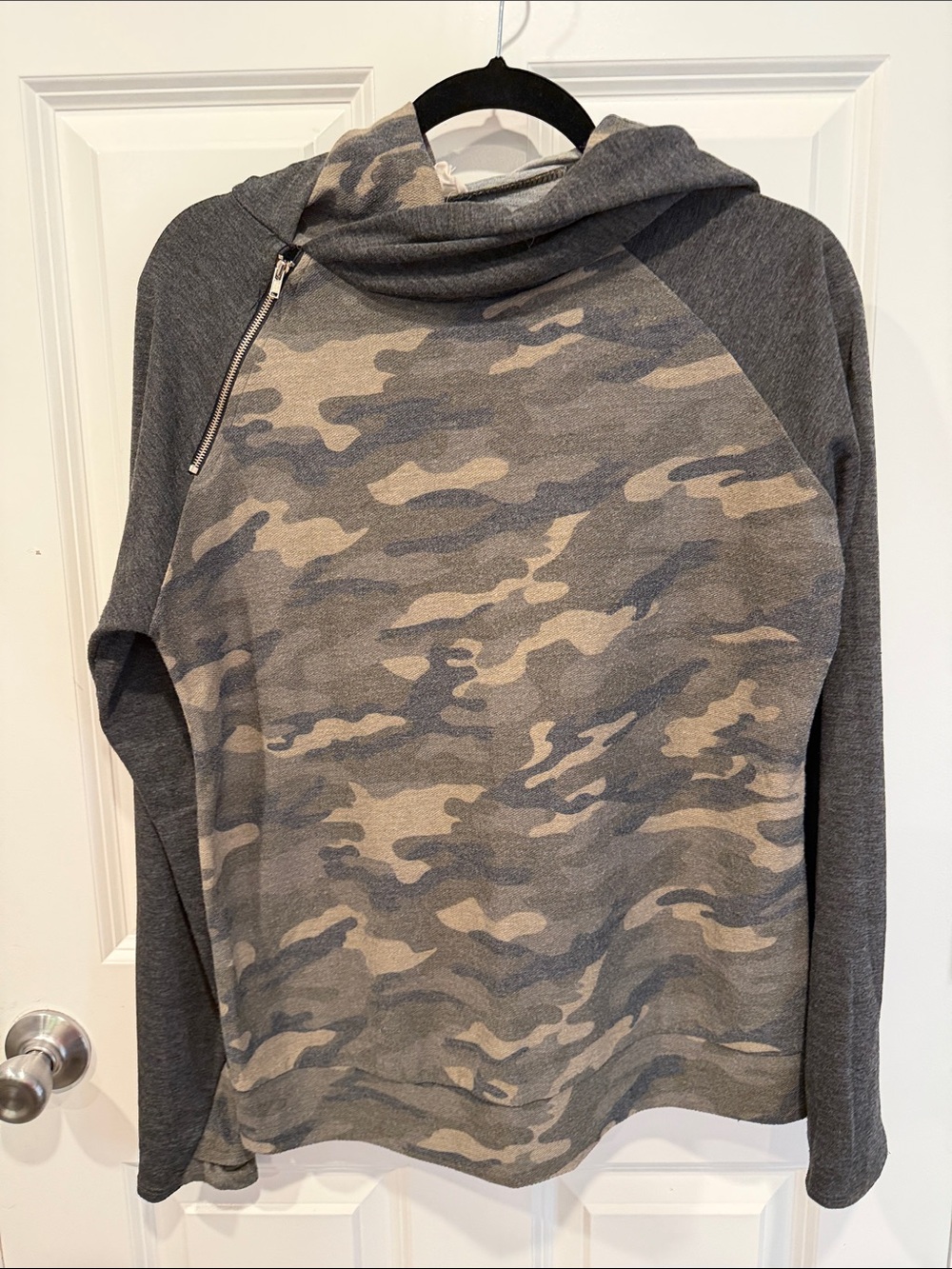 Lovely Melody Women's Gray Camo Hooded Sweatshirt